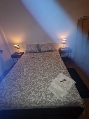 1 Schlafzimmer, Bügeleisen/Bügelbrett, kostenloses WLAN, Bettwäsche