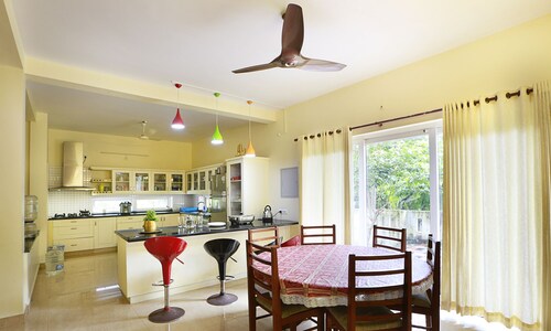 Family Beach Home in Cherai beach village. Suitable for working from home.