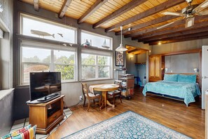 4 bedrooms, WiFi, bed sheets