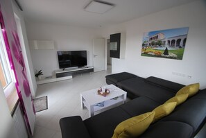 TV - Apartment AusZeit - View over Bad Kissingen (Bad Kissingen)