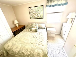 4 bedrooms, iron/ironing board, WiFi