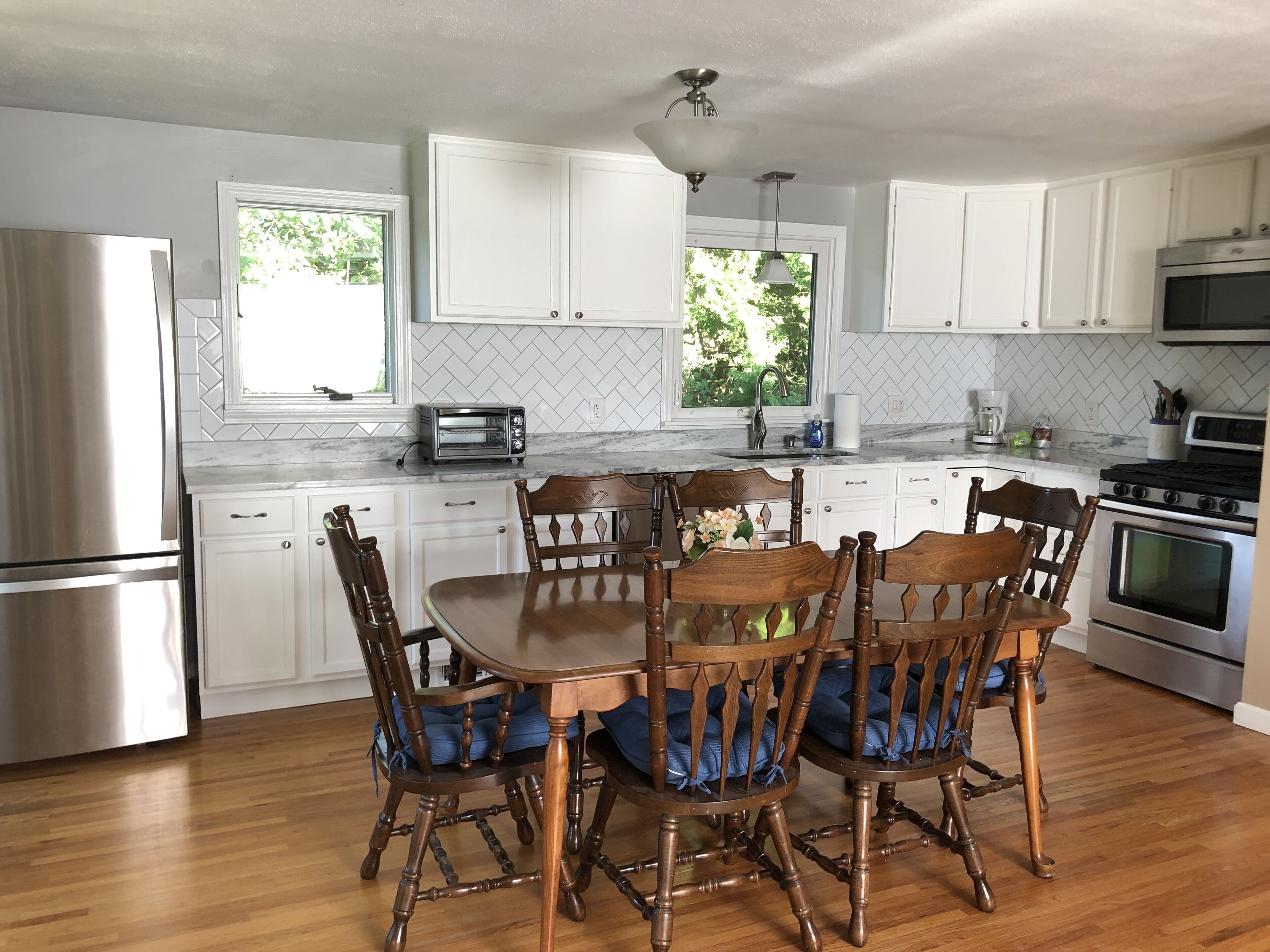 Spacious coastal living with AC near Narragansett Beaches