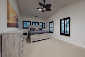 3 bedrooms, iron/ironing board, travel crib, free WiFi