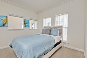 3 soverom, strykejern/-brett, reiseseng for barn og wi-fi (inkludert)