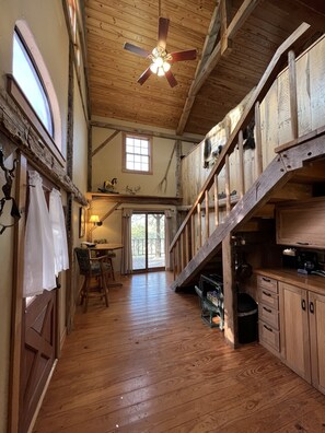 Interior - Amish cabin at Wolf Creek Guest Ranch (Fredericksburg)