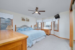4 bedrooms, WiFi, bed sheets