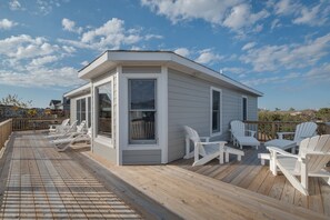 Terrace/patio - 3941 - Fleur de Duck, Pet-friendly vacation home where you can relax and unwind on island time (Duck)