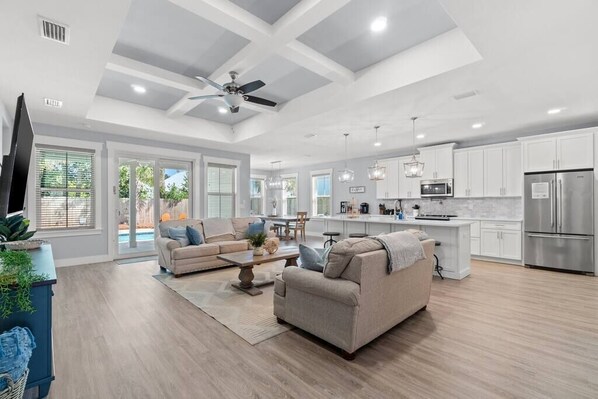 TV, Hulu, streaming services, offices