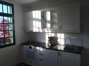 Frigorífic, microones, forn i placa de cuina 