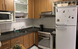 Fridge, microwave, oven, dishwasher - Comfortable 2br apartment close to UFABC with garage (Parque das Nações)