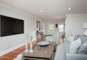TV, offices, printers - Spacious & Gracious 3 Bedrooms, 2 Full Baths Ranch Living in central location!!! (Andover)