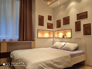 1 室のベッドルーム、アイロン / アイロン台、WiFi (無料)