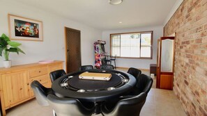 Interior - Coastal Getaway - Free WIFI, linen & GAMES ROOM (Huskisson)