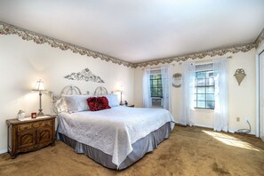 3 chambres, coffres-forts dans les chambres, Wi-Fi, draps fournis