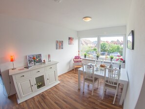 Dining - Vacation apartment Nordseeluft, vacation apartment rental North Sea - Ferienwohnung Nordseeluft (Varel)