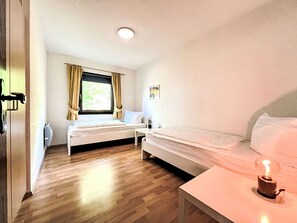 2 Schlafzimmer, Schreibtisch, WLAN