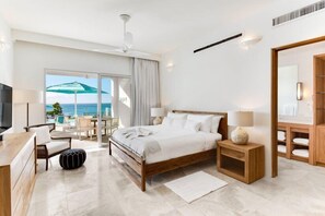 6 bedrooms, iron/ironing board, free WiFi - Villa Kandara-with Chef (West End Village)