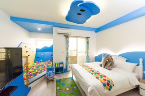 House | 1 bedroom, individually decorated, blackout drapes, soundproofing