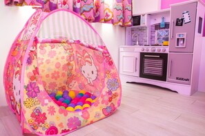 Individually decorated, blackout drapes, soundproofing, free WiFi - Childlike B&B (Wujie)