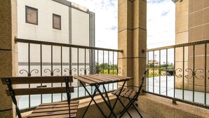Balcony view - Childlike B&B (Wujie)