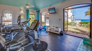 Fitness facility - Villa Amarilla (Island Harbour)