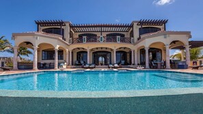 Pool - Villa Amarilla (Island Harbour)