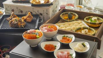 Desayuno buffet (JPY 3000 por persona)