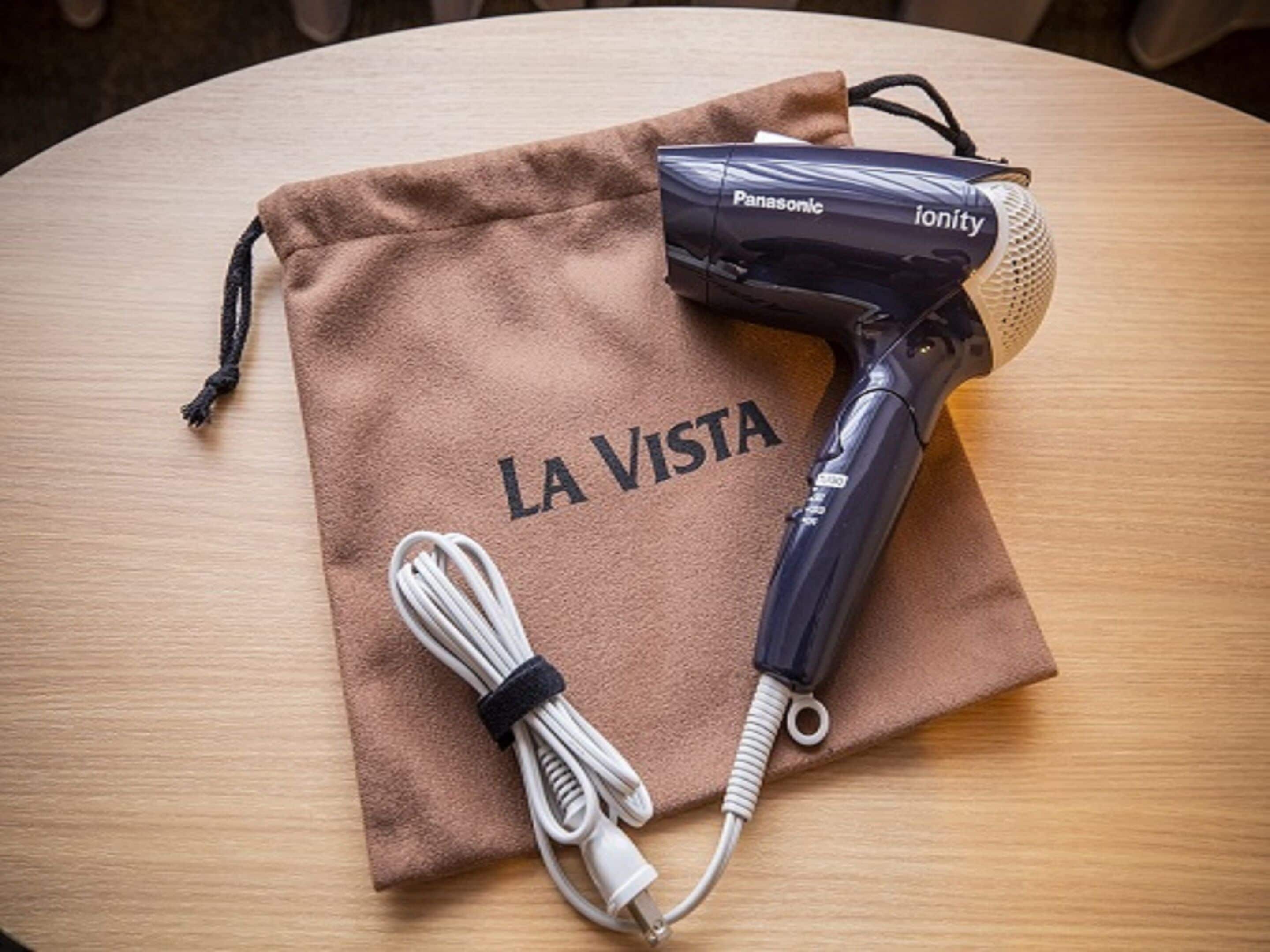 premium bedding, down duvets, in-room safe, desk