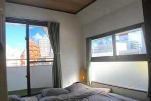 2ベッドルーム A | 2 室のベッドルーム、デスク、ノートパソコン用作業スペース、WiFi (無料)