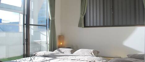 2 bedrooms, desk, laptop workspace, free WiFi