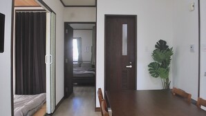 客室内のダイニングエリア