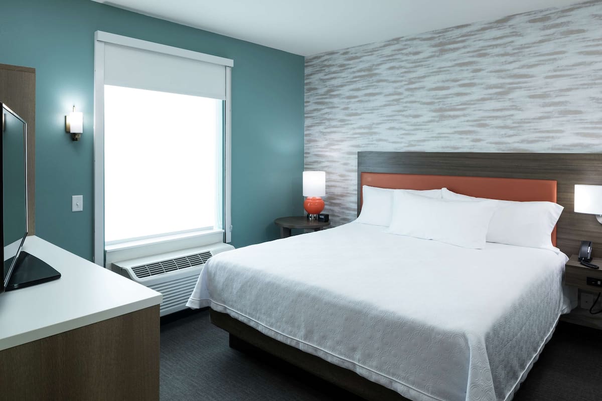 Suite, 1 Schlafzimmer, Nichtraucher | 1 Schlafzimmer, Zimmersafe, Schreibtisch, laptopgeeigneter Arbeitsplatz