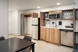 Fridge, microwave, dishwasher, coffee/tea maker
