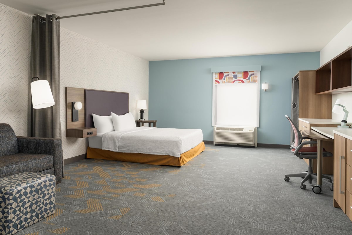 In-room safe, desk, laptop workspace, blackout drapes