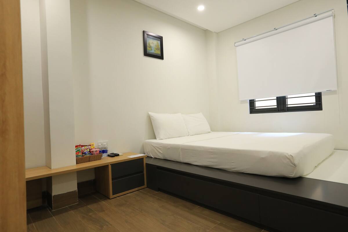 Basic Single Room | 1 bedroom, free minibar items, individually decorated