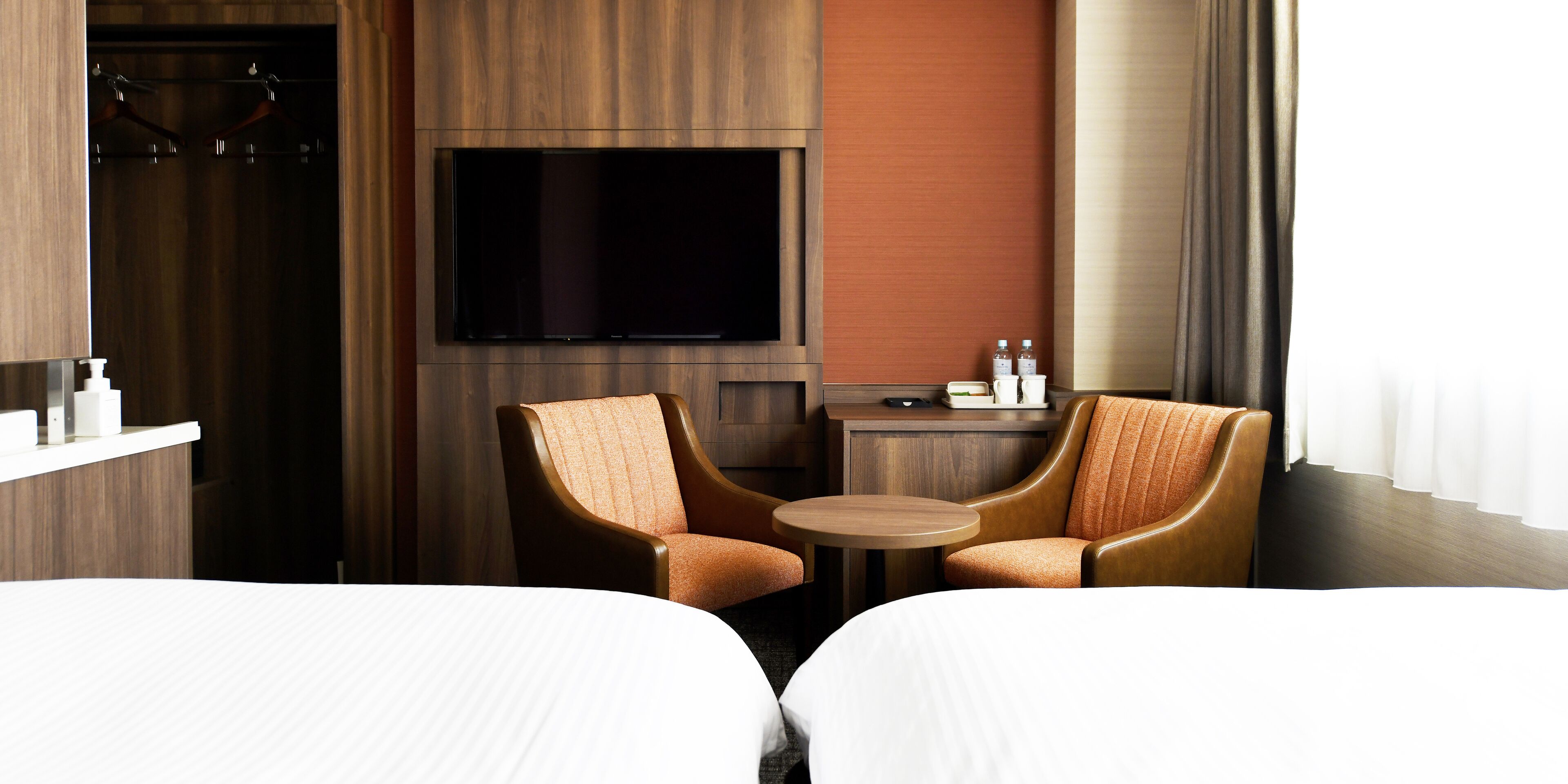 twin room | 1 bedroom, in-room safe, desk, blackout curtains