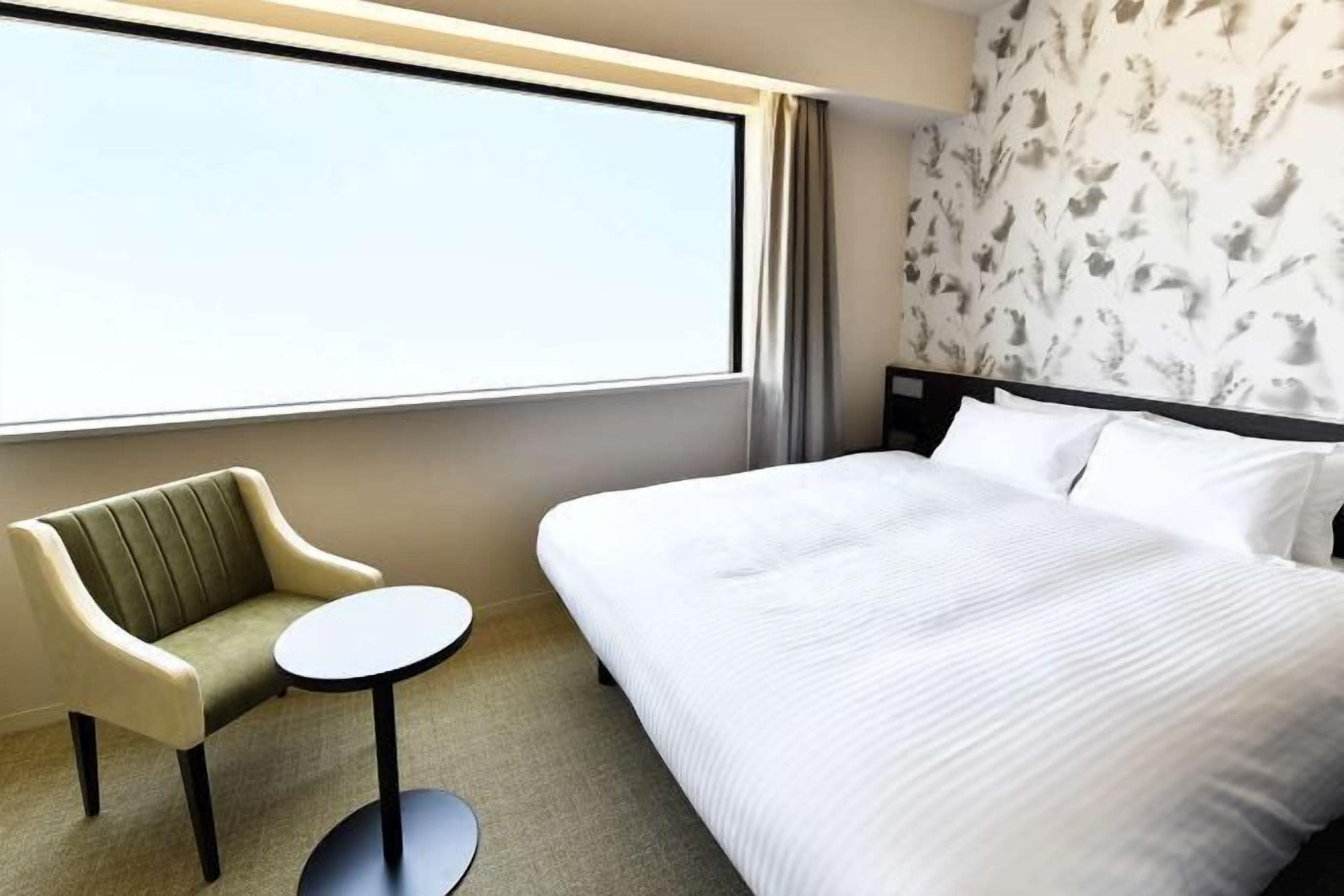 Coffres-forts dans les chambres, bureau, rideaux occultants