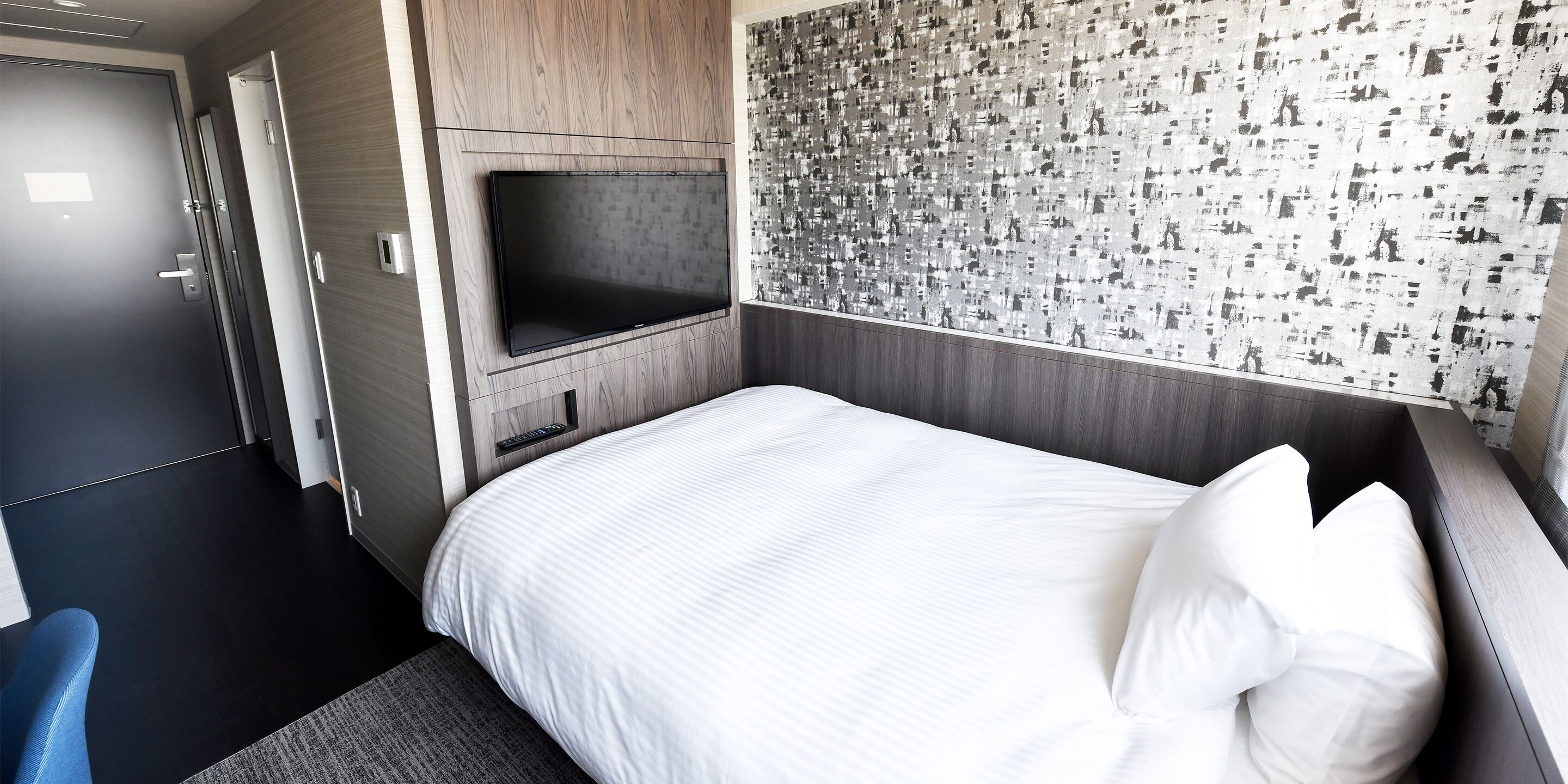 single room | 1 bedroom, in-room safe, desk, blackout curtains