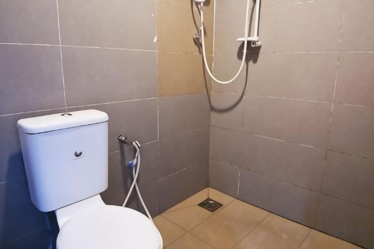 Shower, towels