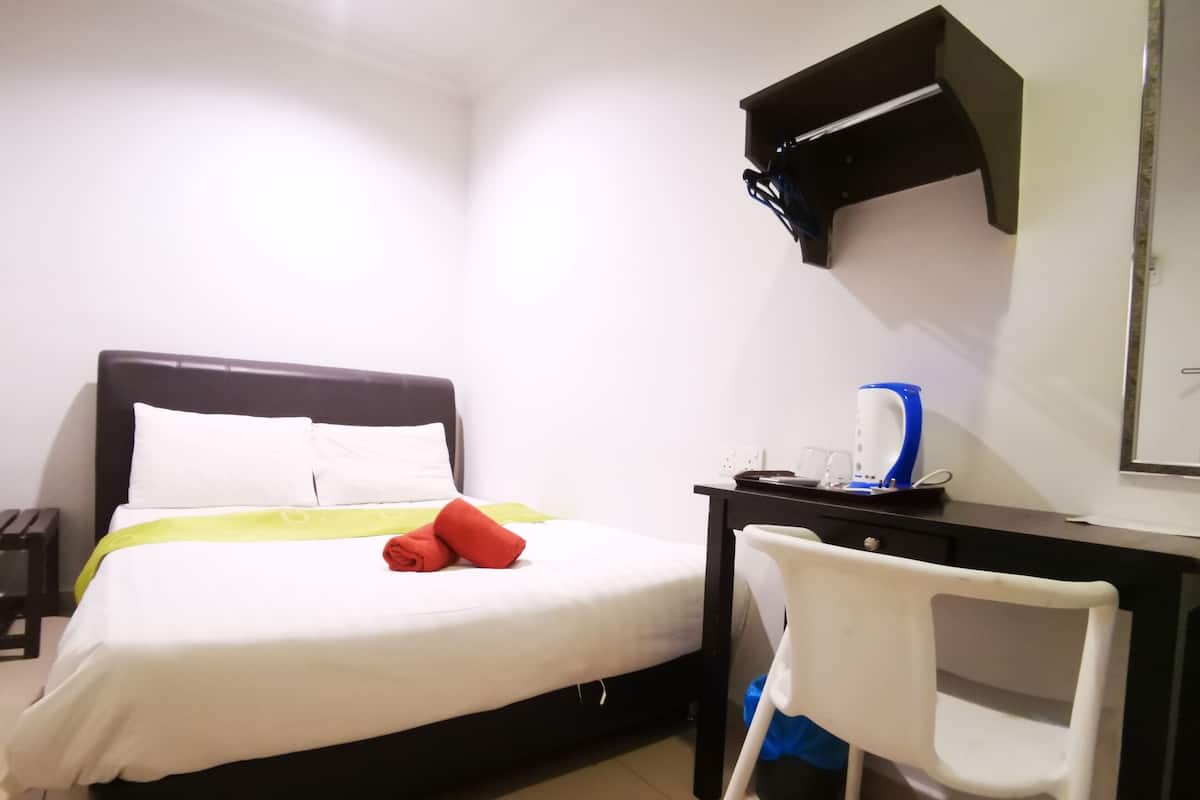 Quarto casal superior (without Window) | Escrivaninha, Wi-Fi de cortesia