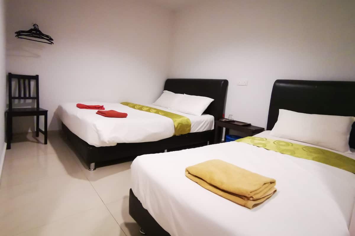 Quarto triplo luxo | Escrivaninha, Wi-Fi de cortesia