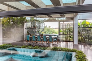 Luxury-Villa, 5 Schlafzimmer, eigener Pool, Gartenblick | Wohnbereich | Flachbildfernseher, DVD-Player