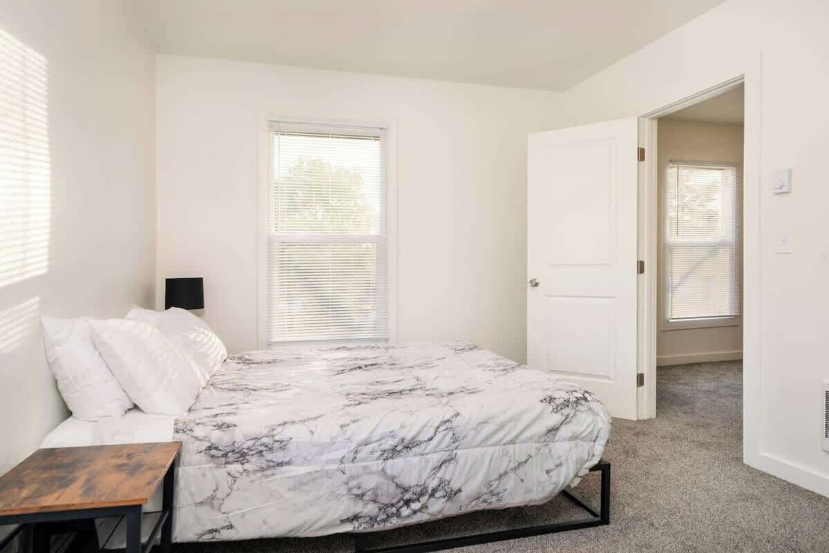 2 多间卧室、熨斗/熨衣板、旅行婴儿床、WiFi