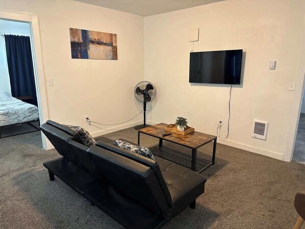 Téléviseur, bureau