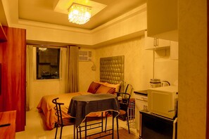 1 dormitori, planxa i posts de planxar, wifi gratuïta i roba de llit