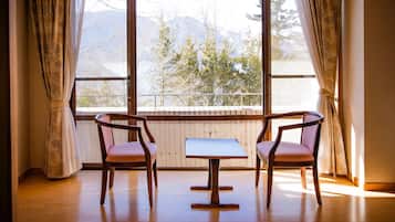 Quarto tradicional, banheiro compartilhado, vista para a montanha (Japanese Style) | Wi-Fi de cortesia