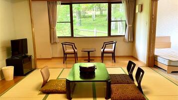 Habitación tradicional, baño compartido (Japanese Western Style, Suite) | Wifi gratis