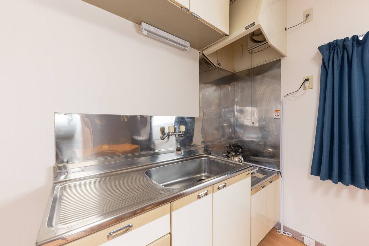 deluxe twin room, smoking | free wifi, bed sheets