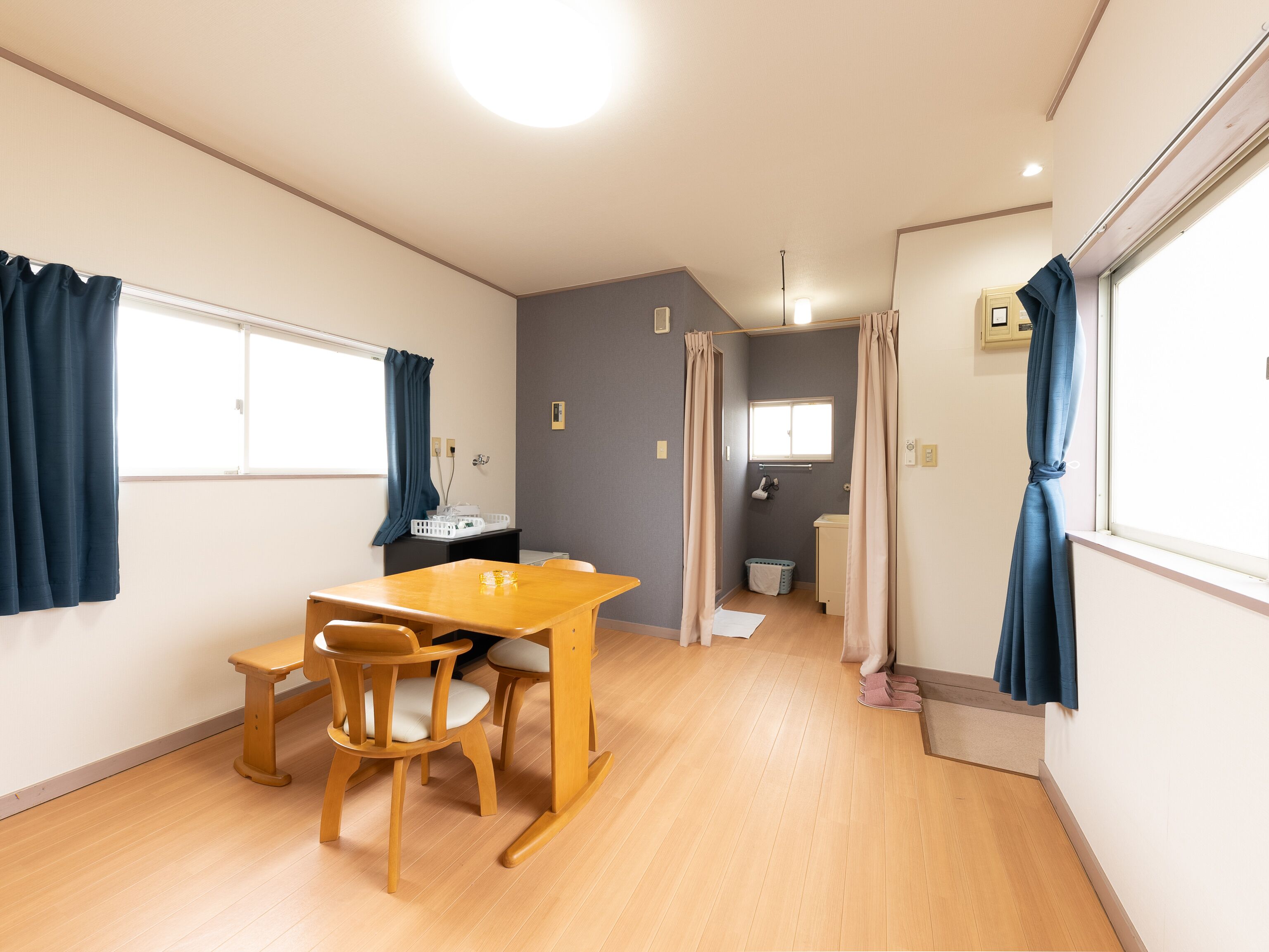 deluxe twin room, smoking | free wifi, bed sheets