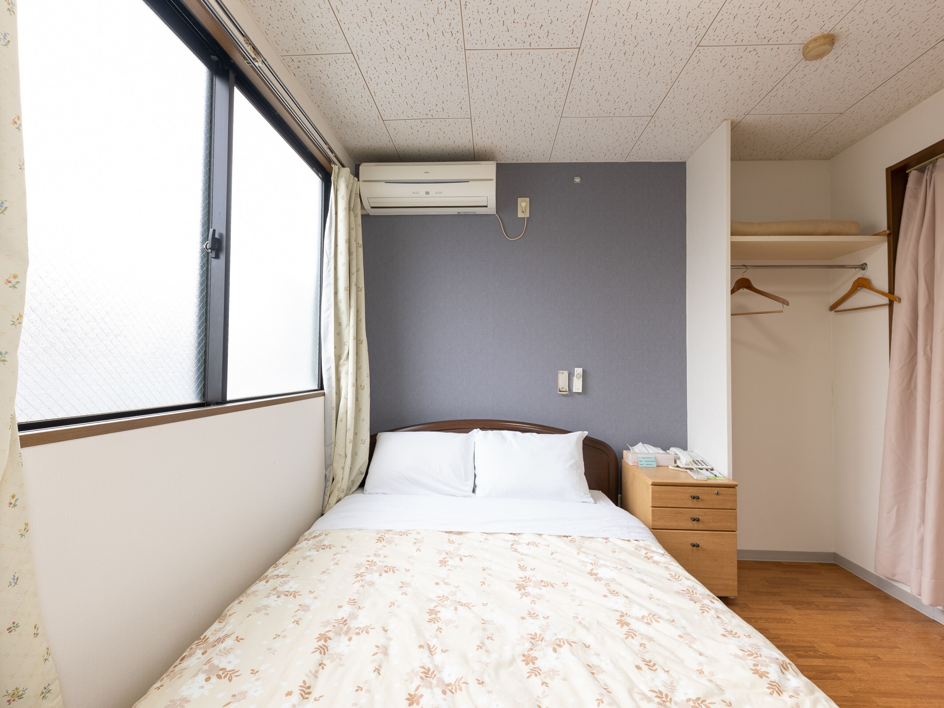 semi-double room, non smoking | free wifi, bed sheets